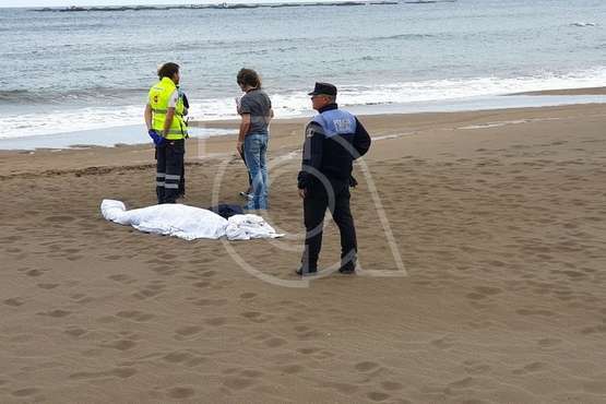 Un hombre de avanzada edad fallece ahogado en la playa de Salinetas (Foto TA)